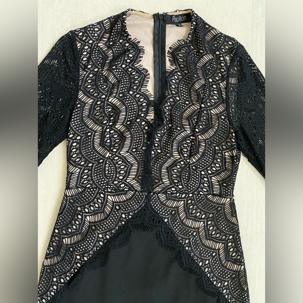 Beautiful lace detail Papillon dress